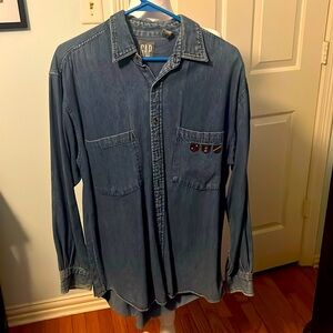 Vintage GAP Denim Shirt 90s 100% Cotton Men M Fraternity Clubs Flag Collegiate